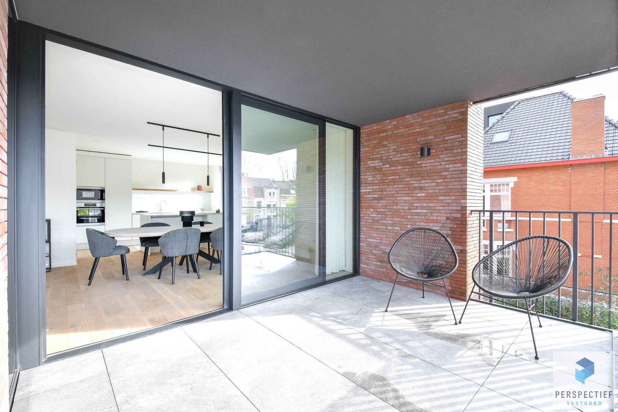 High-end nieuwbouwappartement met GROOT TERRAS foto 8