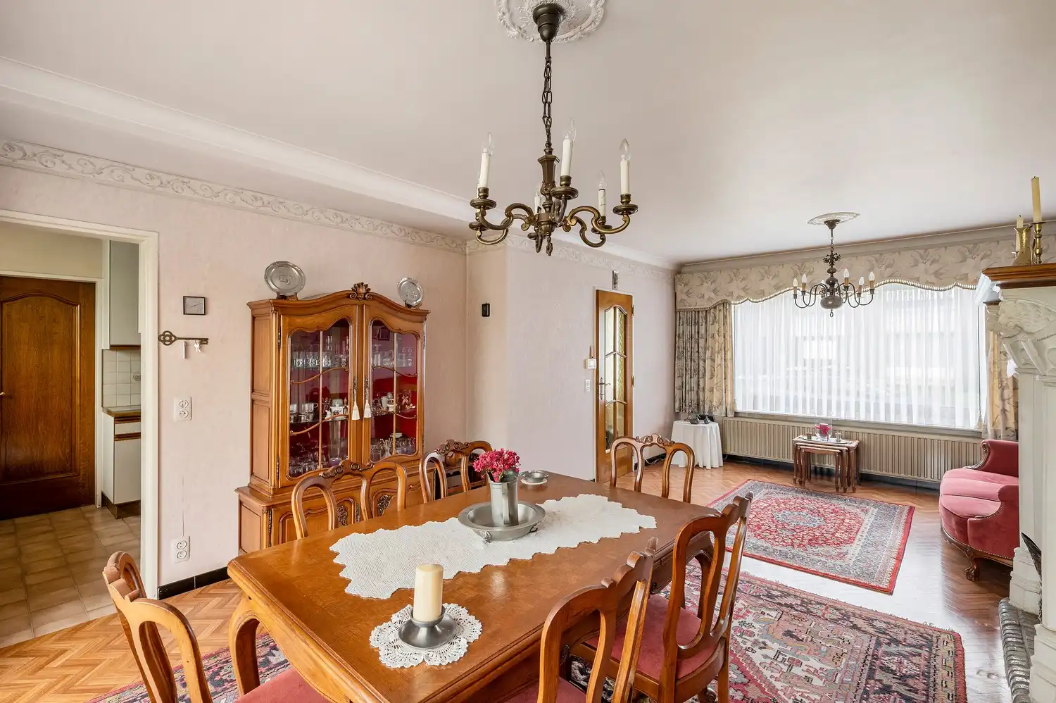 Charmante gezinswoning met 3 slaapkamers, veranda en tuin. foto 8