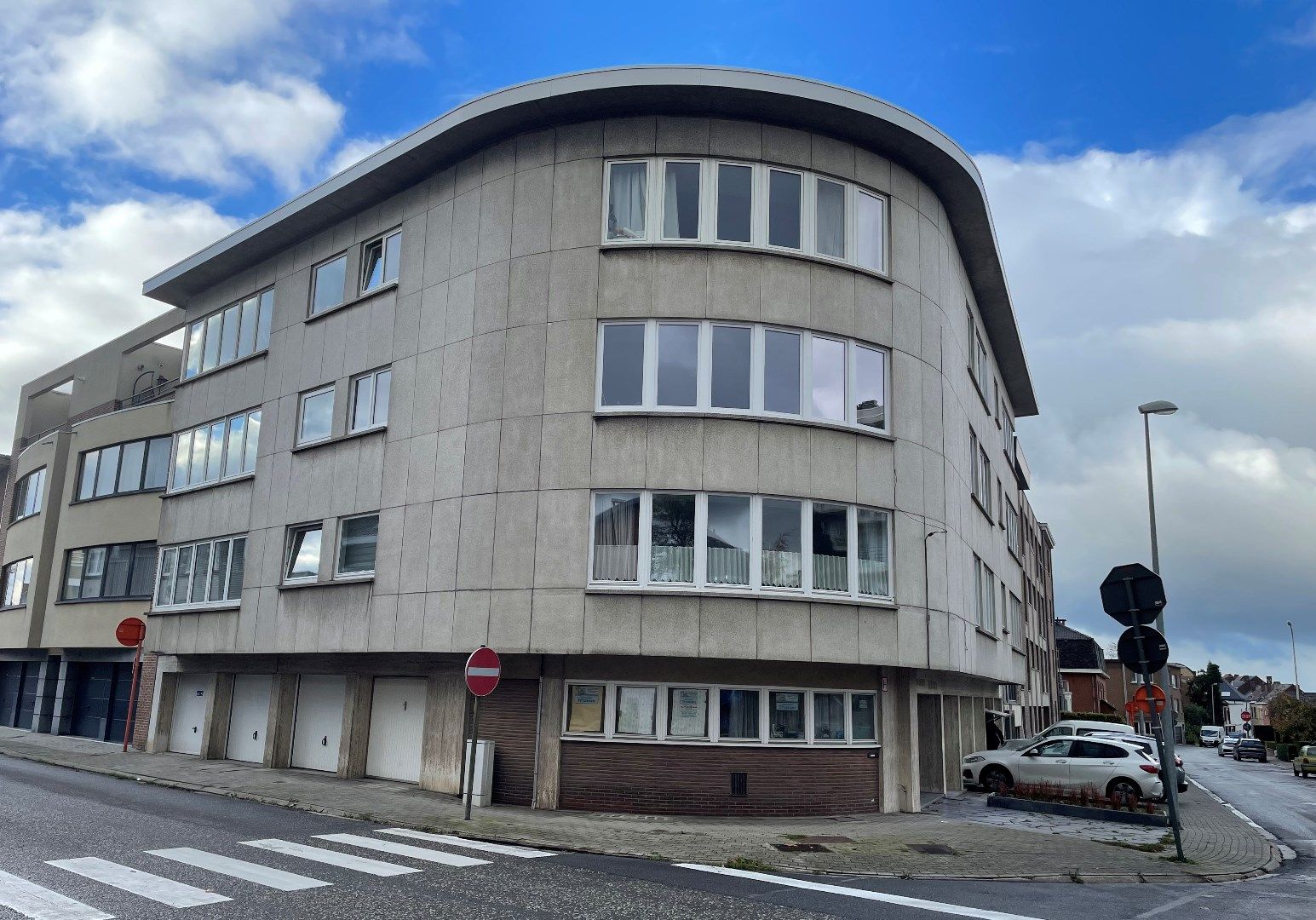 Appartement met 2 slaapkamers nabij station Halle foto 1