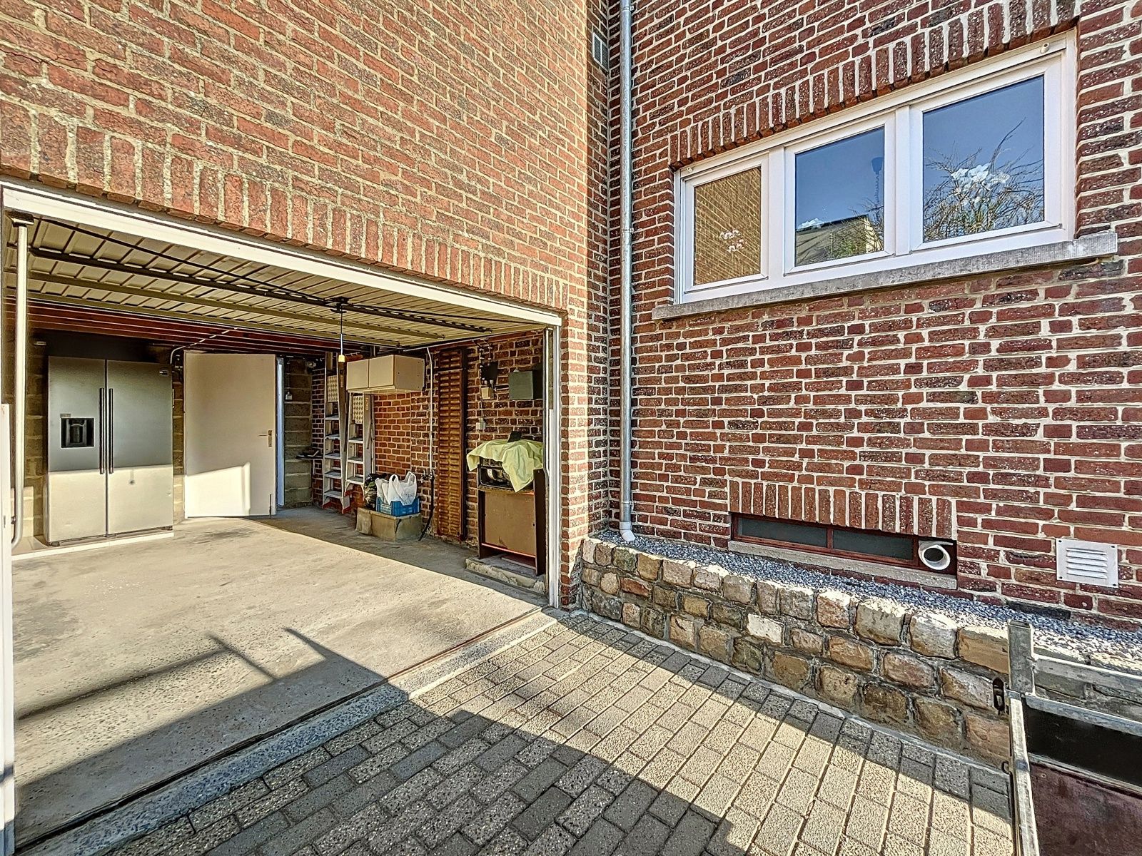 Ruime vrijstaande woning met 3 slpks - bergruimtes en tuin foto 19