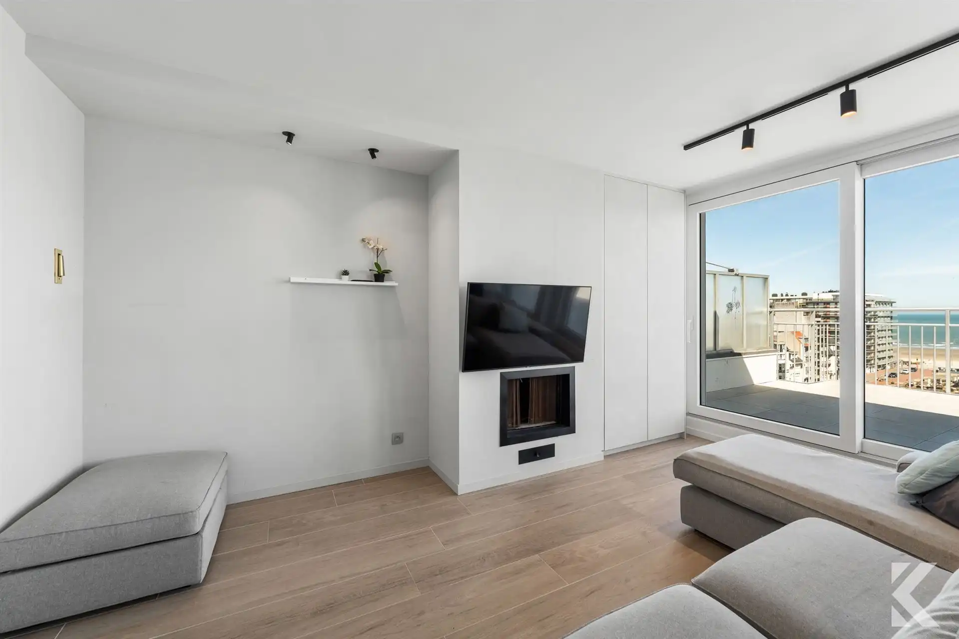 Gerenoveerde penthouse, 65 m2 terrassen, panoramisch zicht foto 10