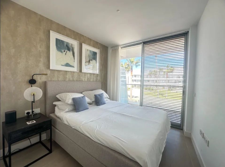Exclusief frontline beach appartement in Estepona – wonen in pure luxe met spectaculair zeezicht! foto 11