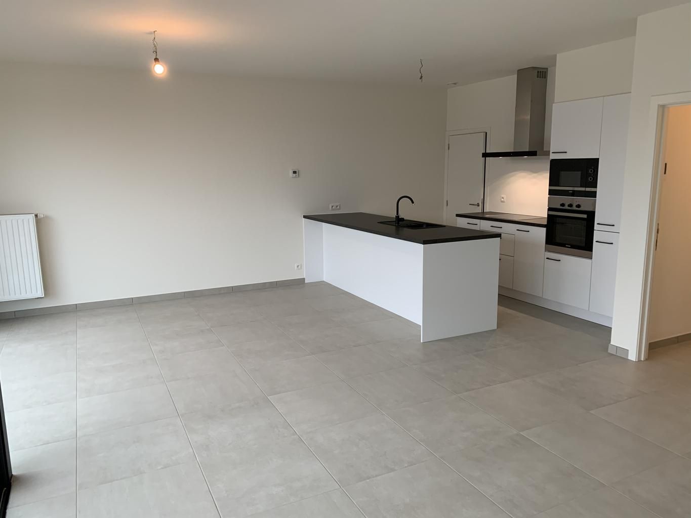 Prachtig nieuwbouw appartement met 2 slaapkamers en 2 ondergrondse staanplaatsen te Zellik. foto 3