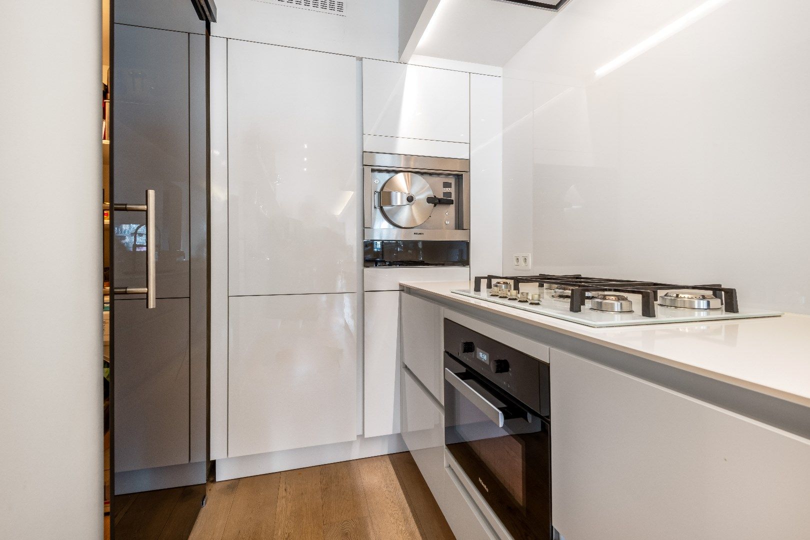 Recent appartement met 2 slpk. en een open zicht gelegen in het centrum van Knokke. foto 8