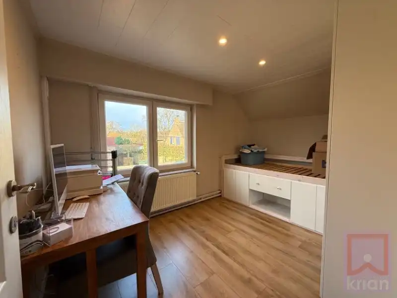 Instapklare gerenoveerde woning met 4 slaapkamers, zonnepanelen en thuisbatterij foto 25