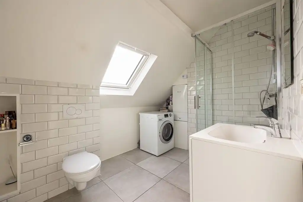 Gerenoveerd appartement met mezzanine foto 4