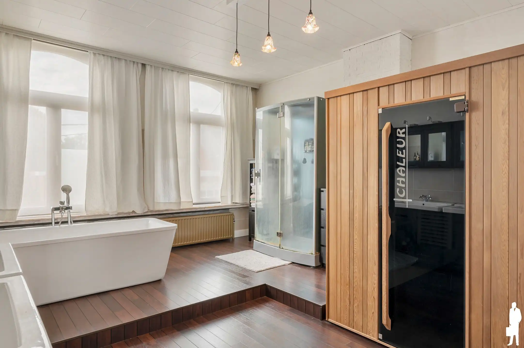 Karaktervolle woning met 6 slk, zwembad + atelier  foto 27