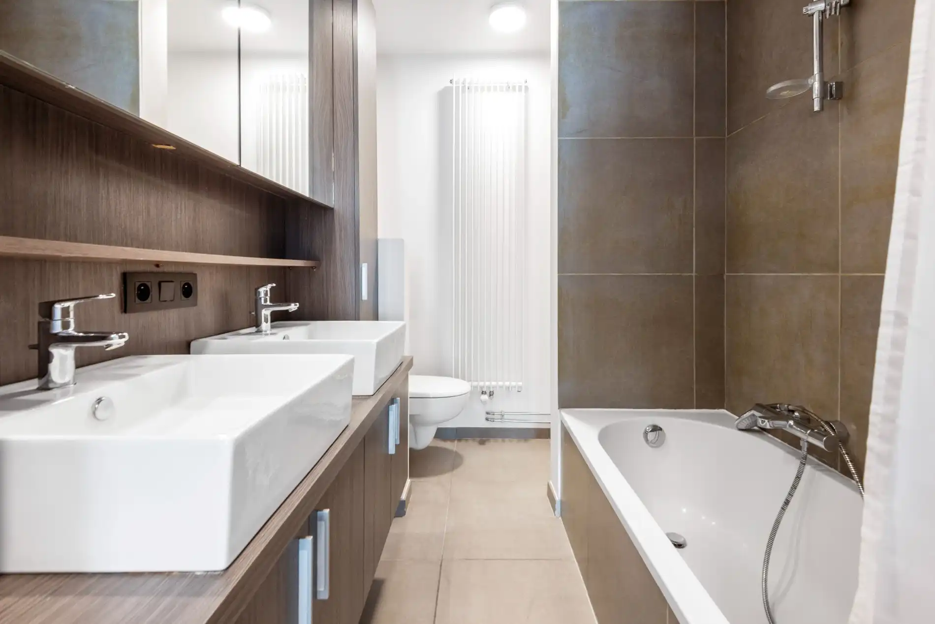 Mooi appartement met 3 slaapkamers op de ZEEDIJK in het Zoute tegen het Albertplein. foto 9