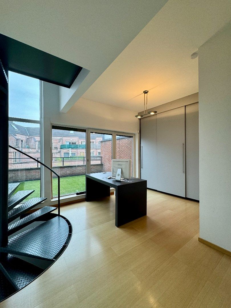 Prima onderhouden woning in centrum Eppegem. foto 9