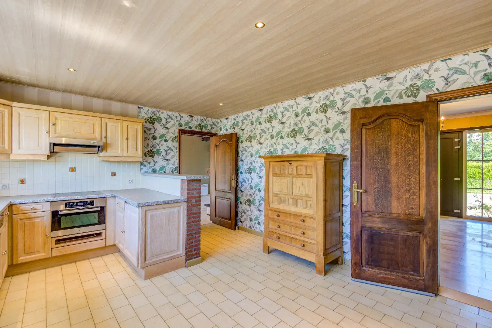 Ruime villa met 5 slaapkamers en grote tuin foto 7
