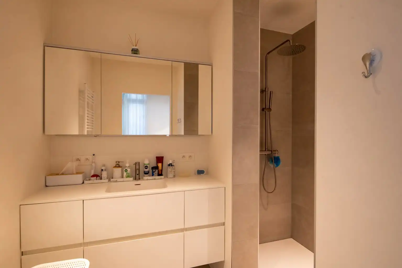 Modern gerenoveerd appartement foto 6