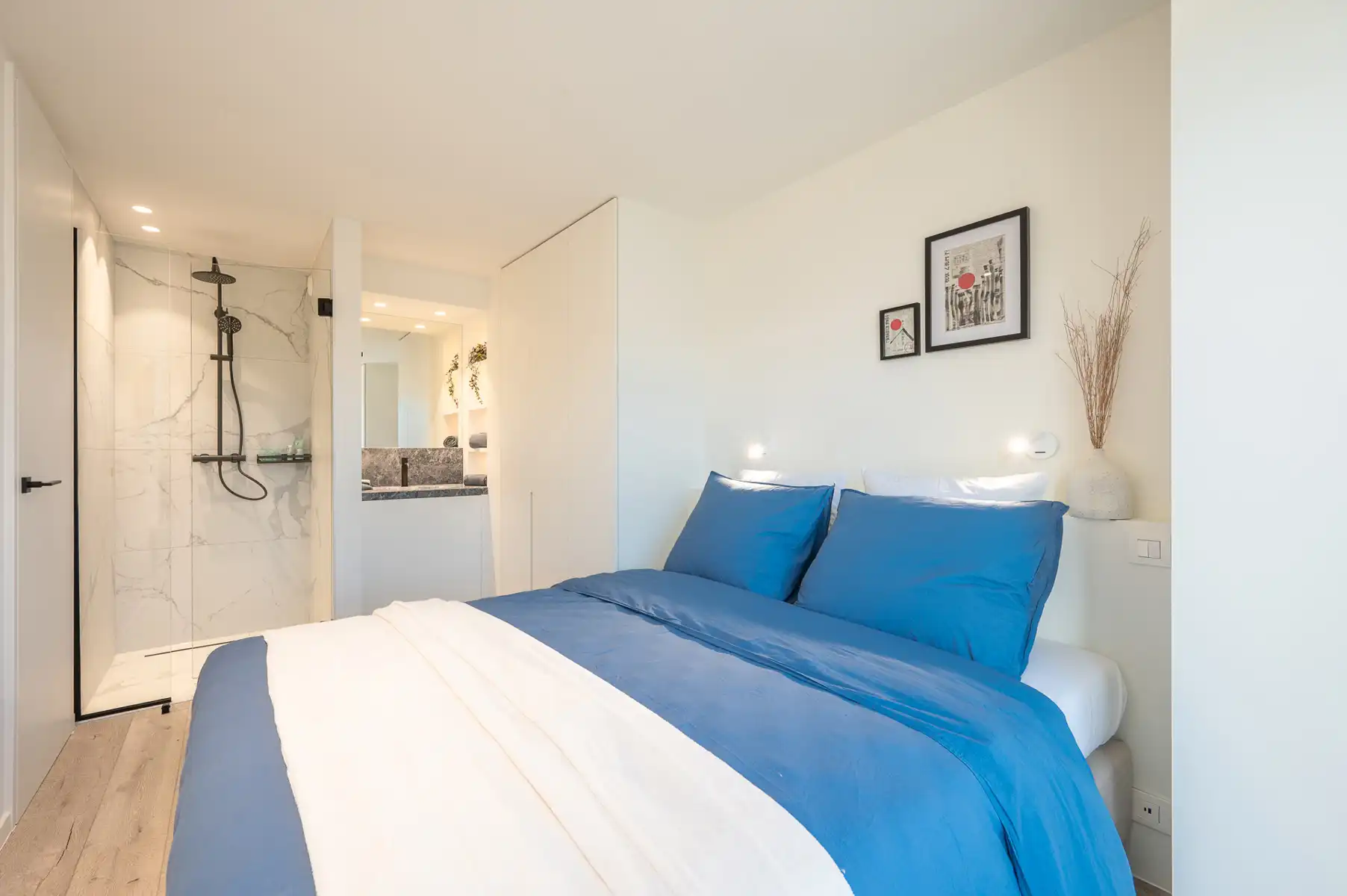 Gerenoveerde penthouse op enkele stappen van het strand foto 8