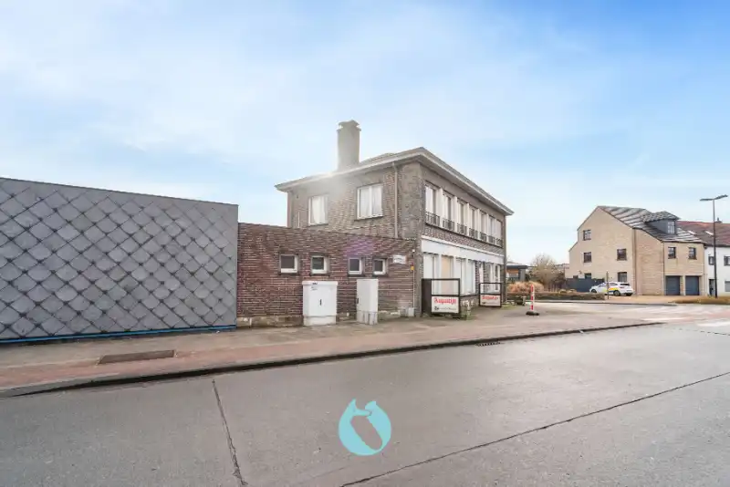 Commercieel pand met woonfunctie te Lievegem centrum. foto 4