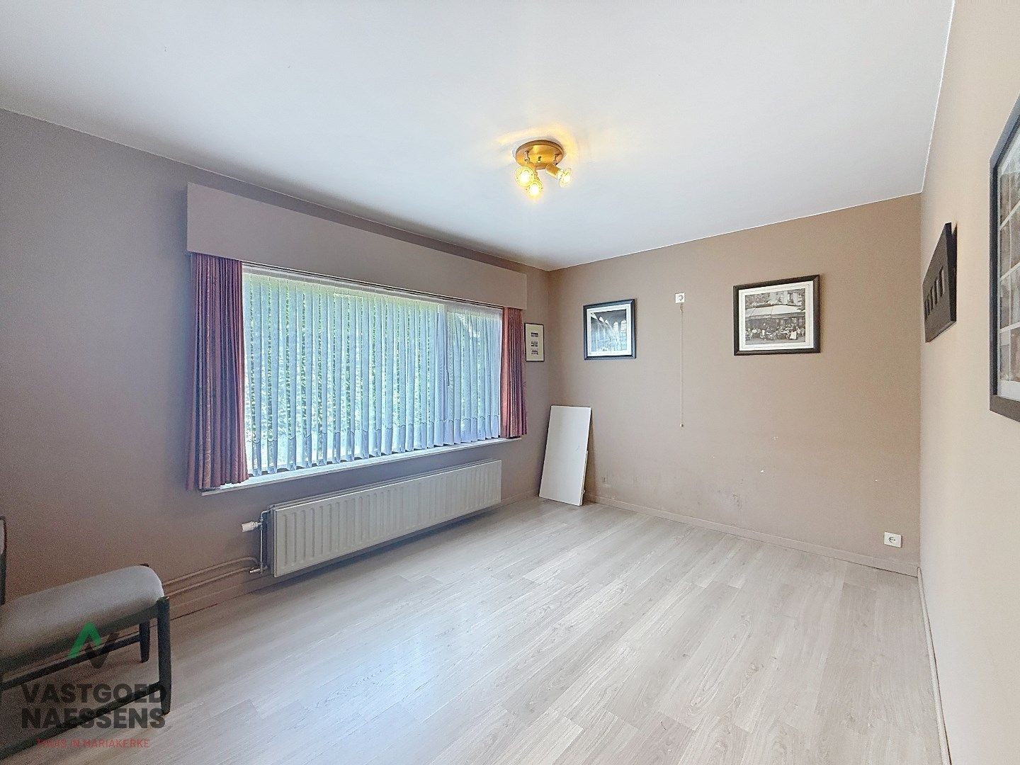 TE RENOVEREN BUNGALOW IN GEGEERDE WOONWIJK foto 26