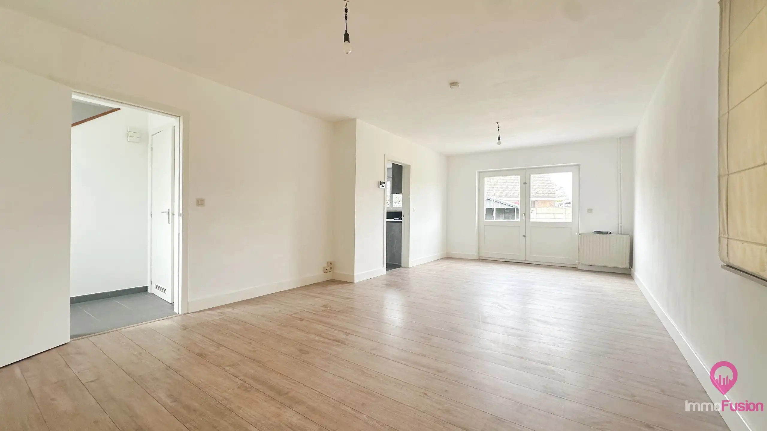 mooie gezinswoning met 3 slaapkamers en tuin foto 2