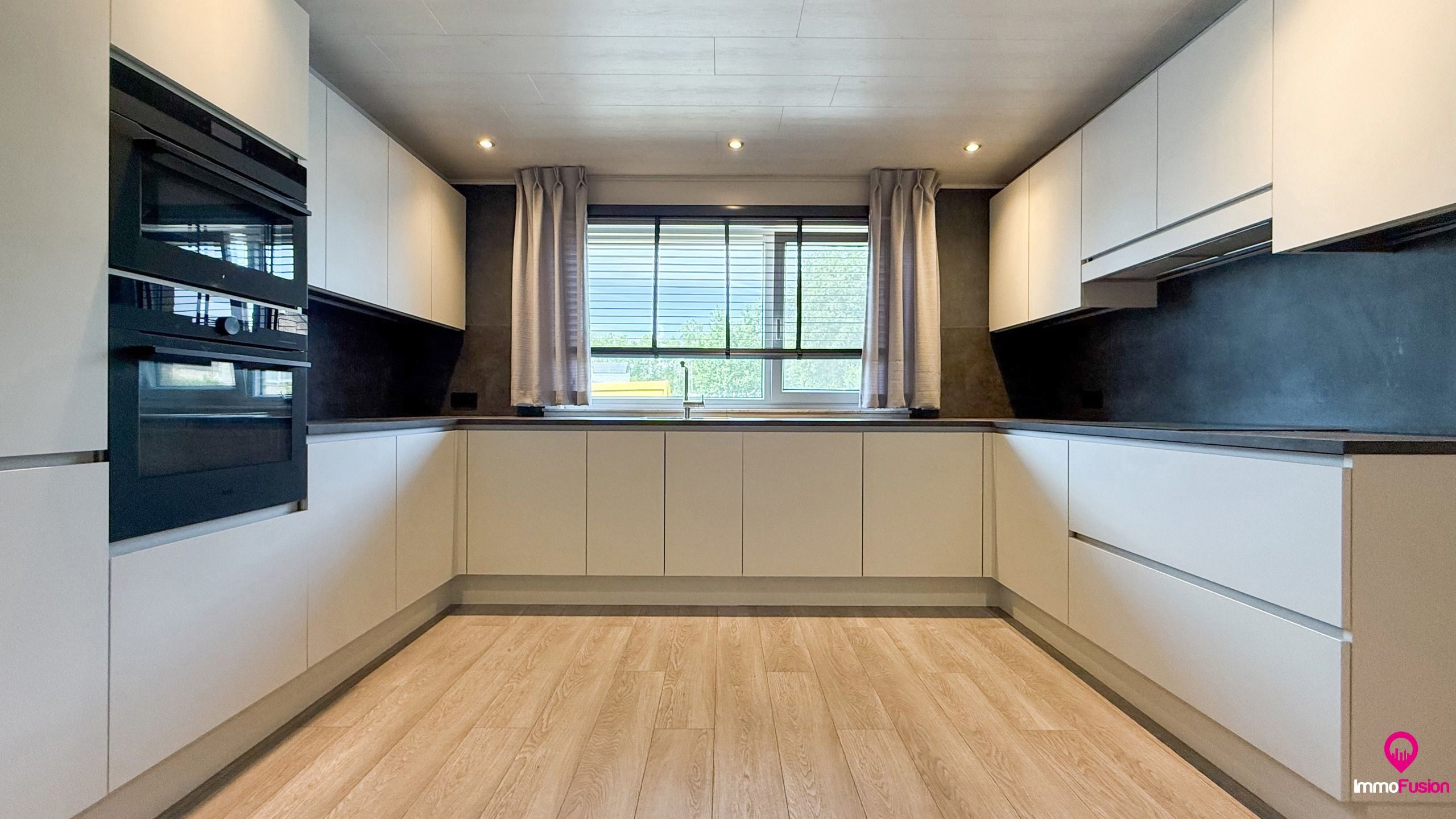 Instapklare gezinswoning met 4 slpks en mooie verzorgde tuin foto 7