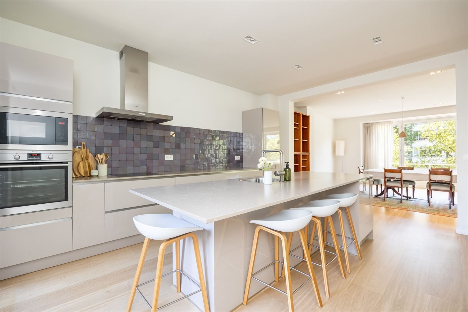 Zeer ruim appartement met 3 slaapkamers op TOP-locatie foto {{pictureIndex}}