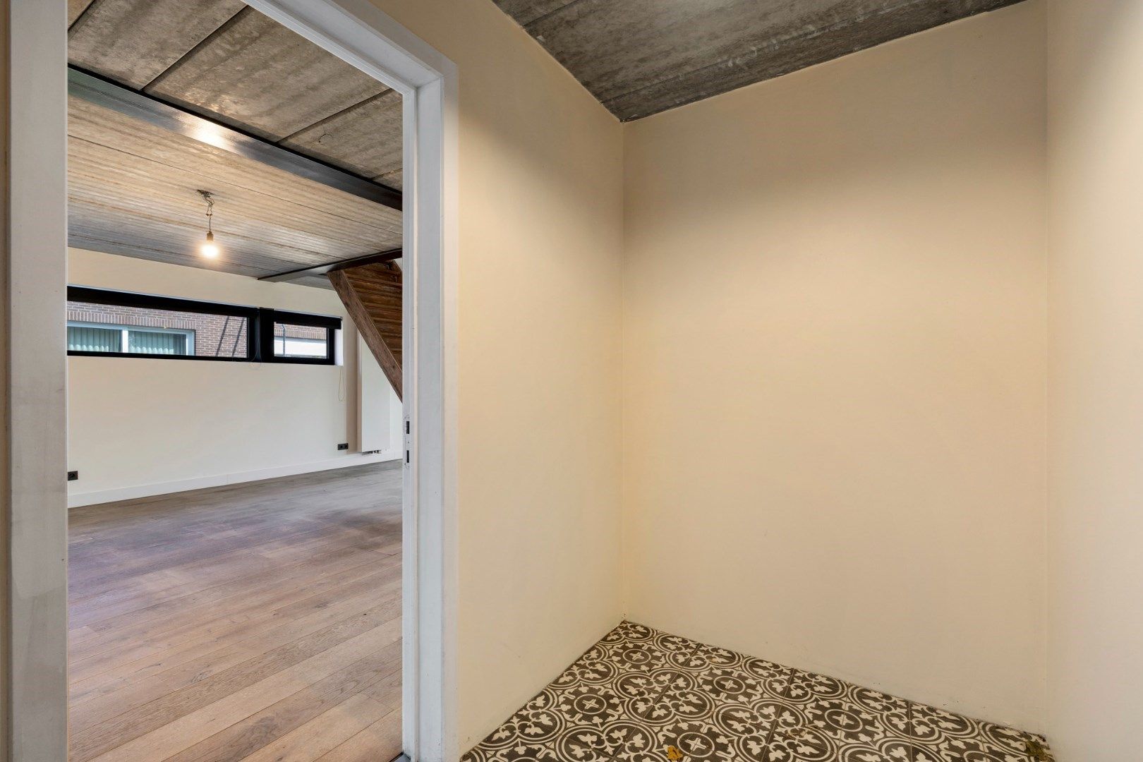 Recente, halfvrijstaande gezinswoning in een moderne bouwstijl op een ruim perceel van 11a06ca nabij de dorpskern van Tongerlo!  foto 5