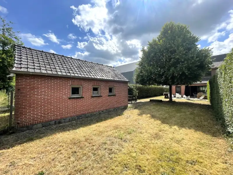 Instapklare half-open bebouwing met mooie tuin & garage foto 15