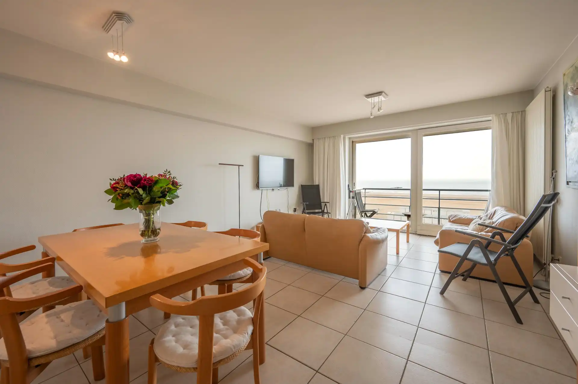 Gemeubeld - appartement op een ideale verdieping met frontaal zeezicht aan het Albertstrand! foto 7