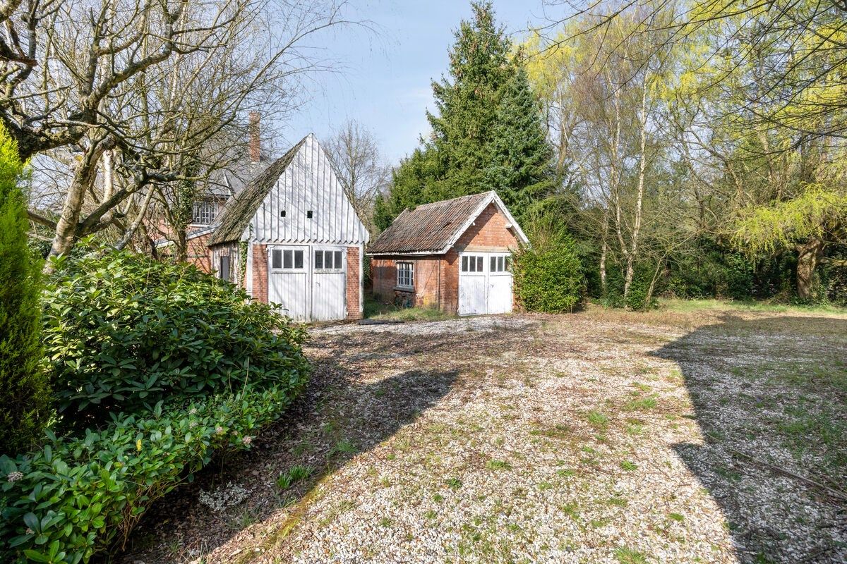 Te renoveren karaktervolle herenwoning op een prachtig perceel van 56 are. foto 33