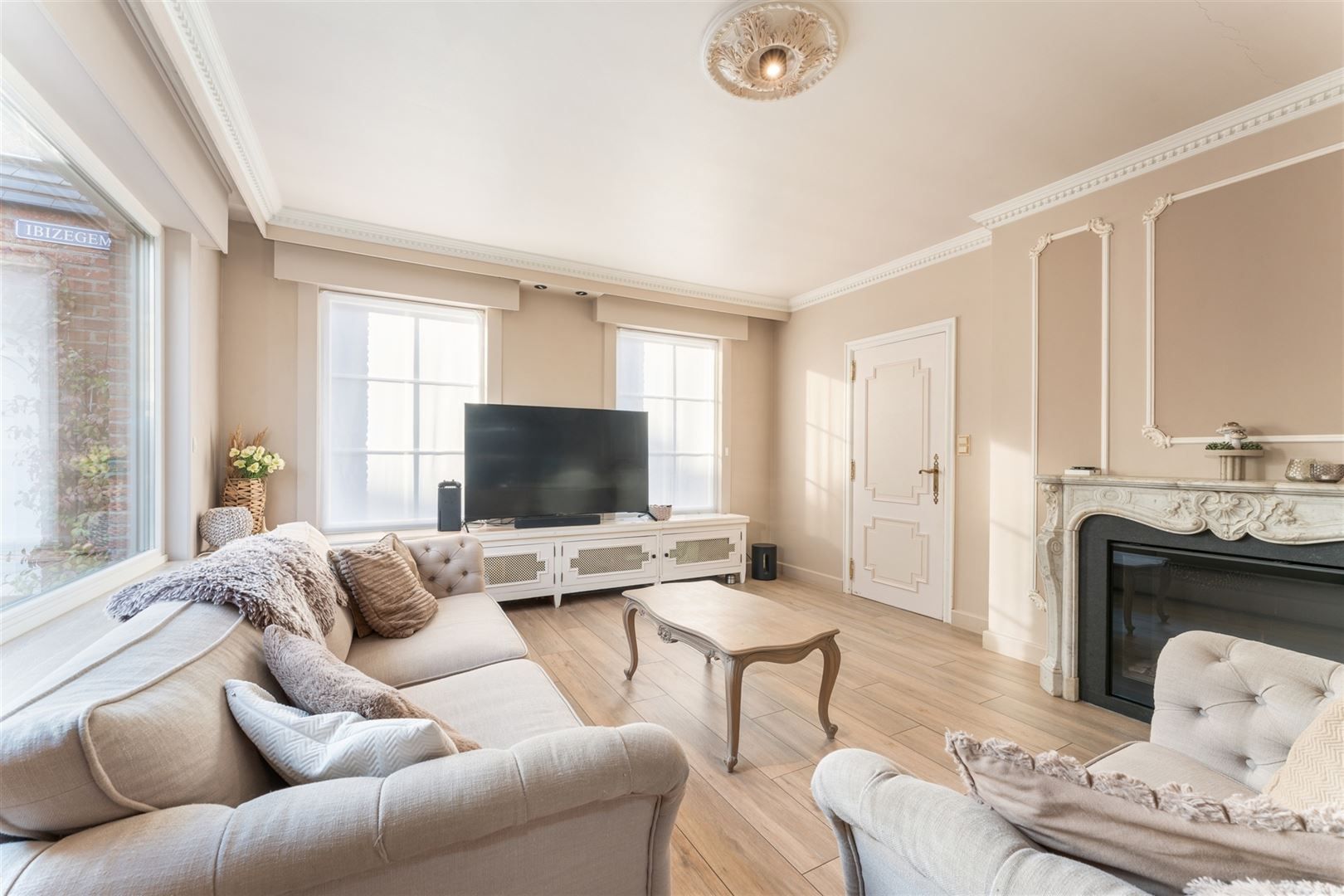 Huis foto {{pictureIndex}}