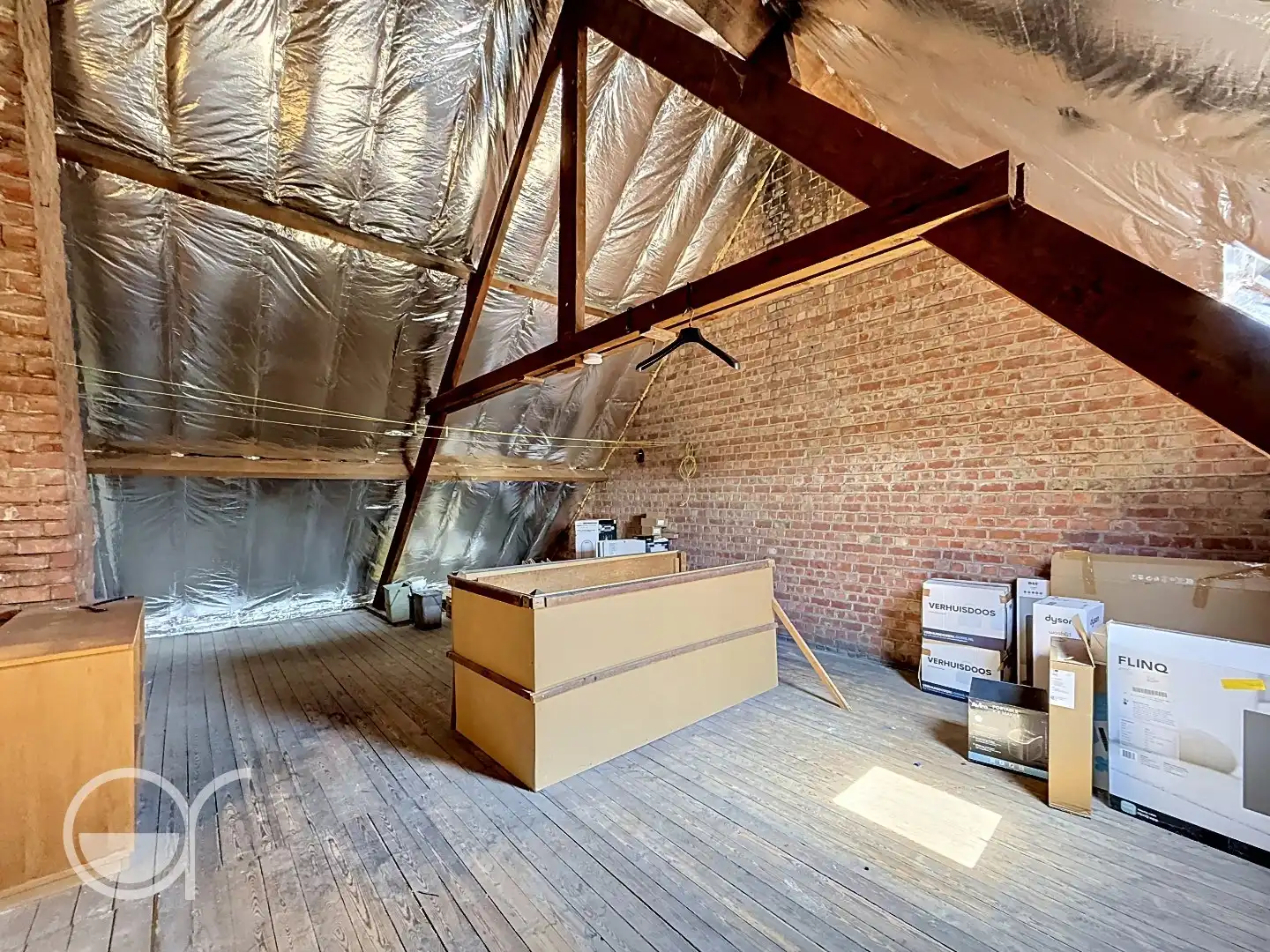 Rijwoning met 2 slaapkamers en zonnig stadstuintje in centrum Drongen foto 15