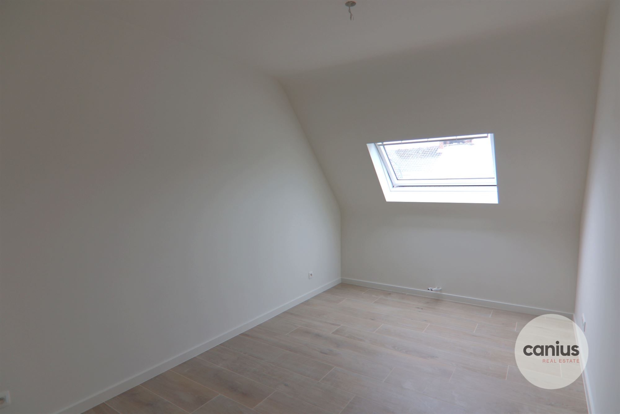 RUIM APPARTEMENT MET TWEE SLPK EN TERRAS VAN 25 M² foto 12