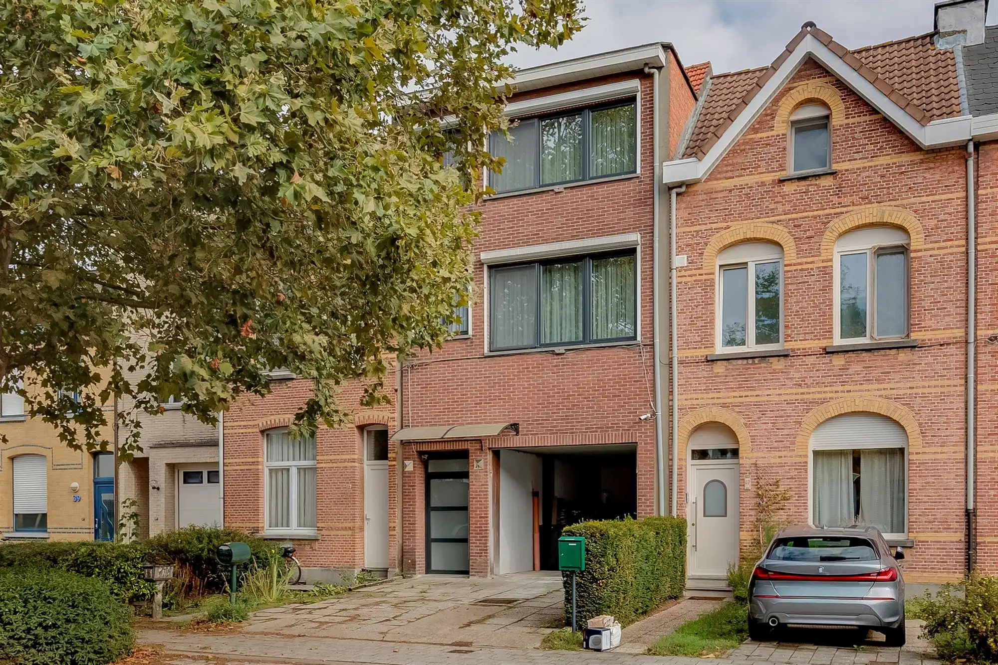 Bel-étage met 2 slaapkamers, dakterras en garagebox! foto 2