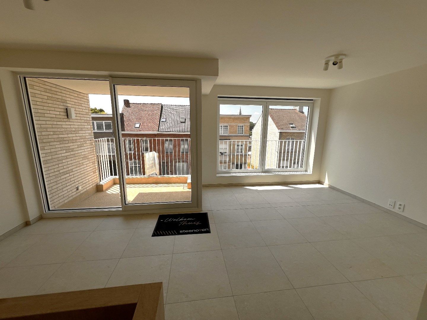NIEUWBOUWAPPARTEMENT MET 2 SLAAPKAMERS, TERRAS EN AUTOSTANDPLAATS IN IEPER foto 2