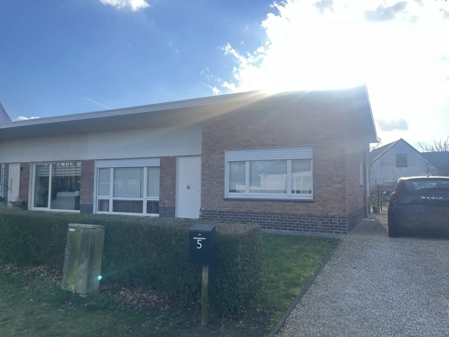 Charmante bungalow vlakbij de Lembeekse Bossen foto {{pictureIndex}}