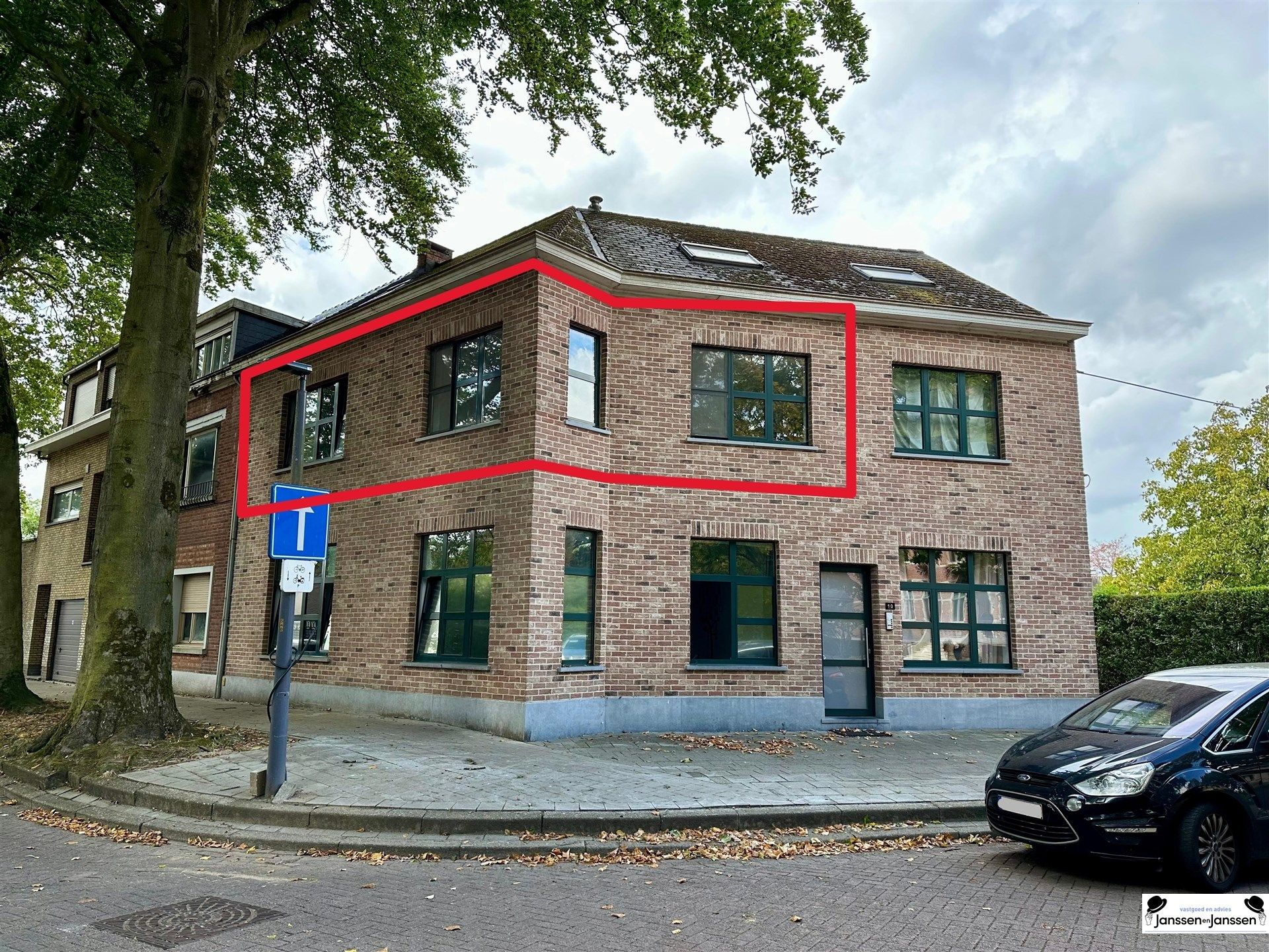 Hoekappartement met 2 slaapkamers in het centrum van Wuustwezel foto {{pictureIndex}}