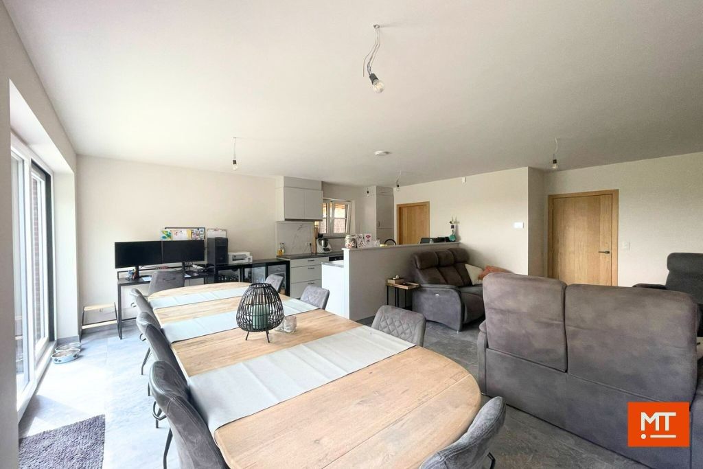 Halfopen nieuwbouwwoning op een rustige locatie in centrum Beselare foto 4