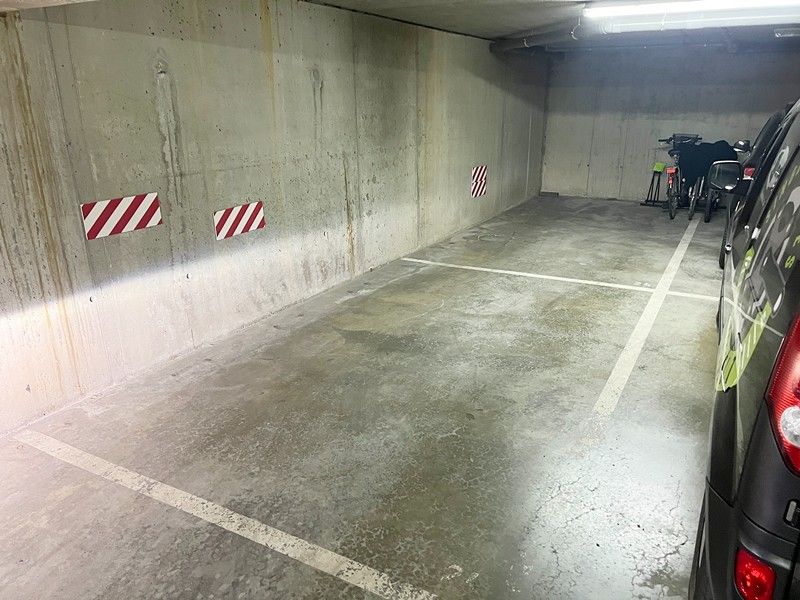 Ruim en luxueus appartement met 2,5 slaapkamers, 3 terrassen en 2 parkings in hartje Diepenbeek! foto 23