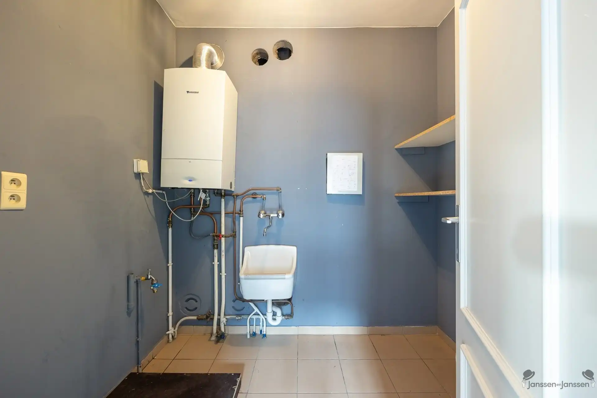 Ruim en licht appartement in centrum van Schoten foto 17