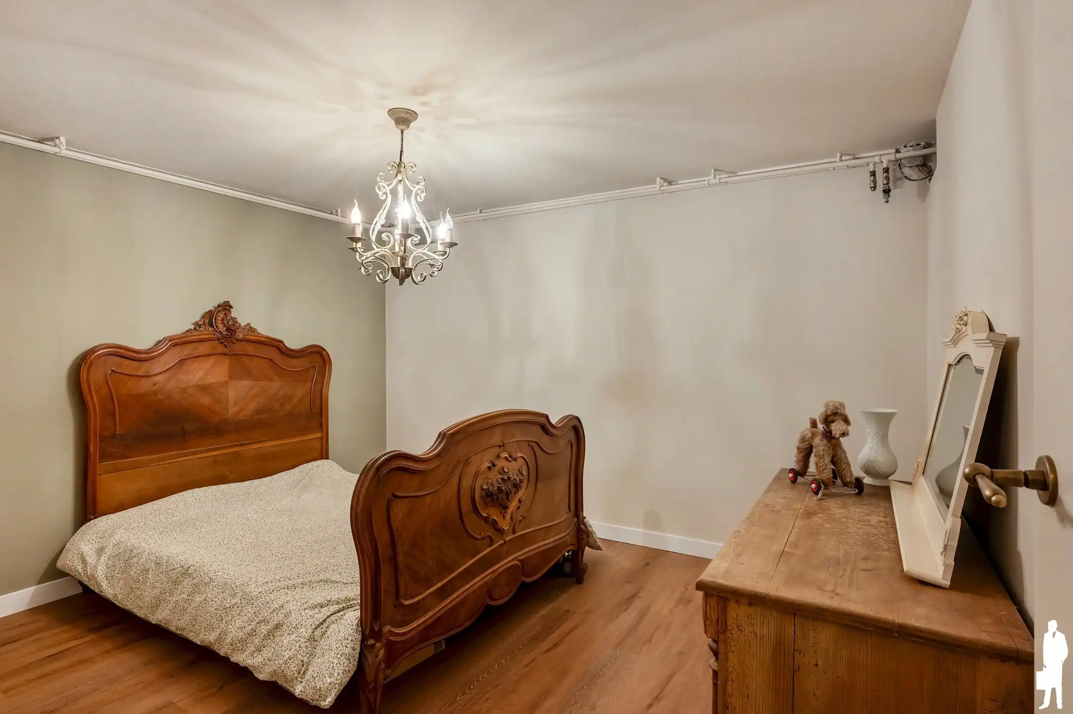 Charmante woning met volledige onderkeldering en achterliggend bos van ca. 31.493 m² foto 32
