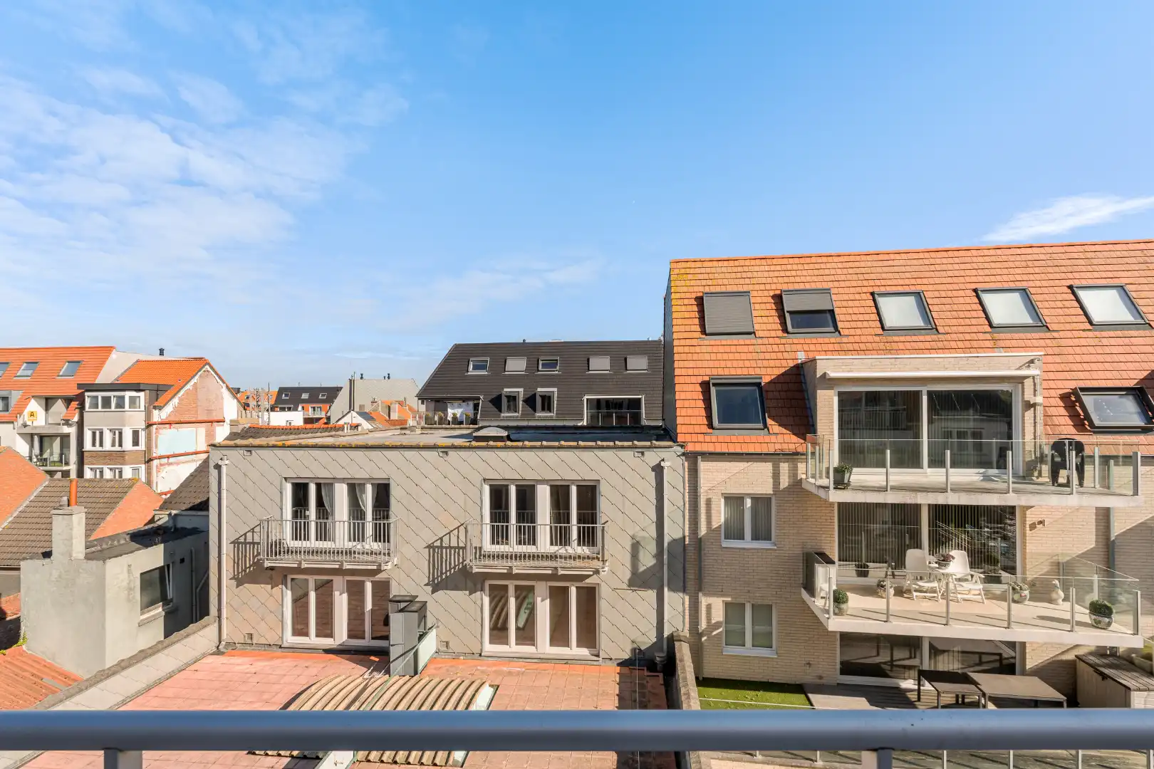 Een heerlijk plekje aan zee, op enkele passen van het strand foto 18