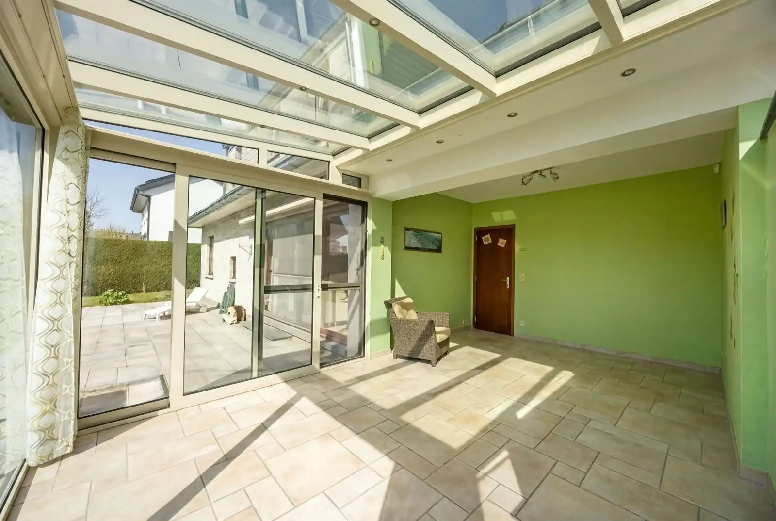 Villa in gegeerde buurt foto 12