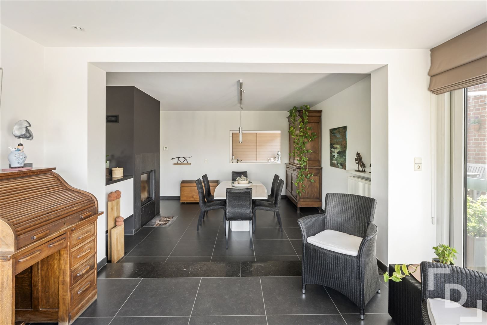 Ruime handelszaak met woonst & verhuurd appartement te koop in Poelkapelle. foto 29