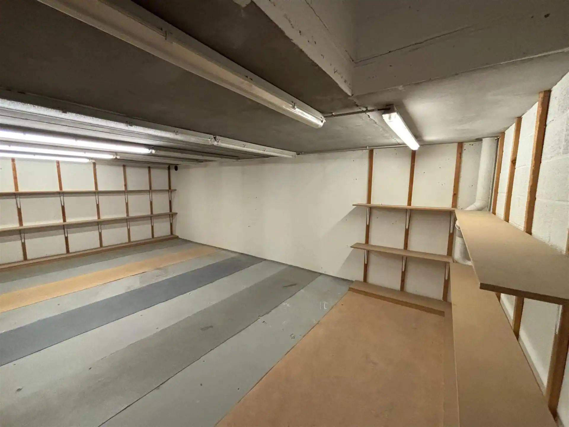 Uitstekend gelegen handelspand 150m², met 137m² opslagruimte en keuken foto 11