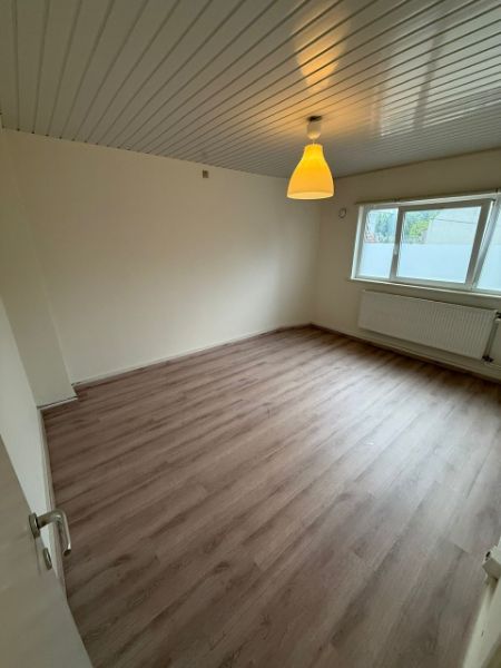 Leuke woning met tuintje en zicht op water foto 13