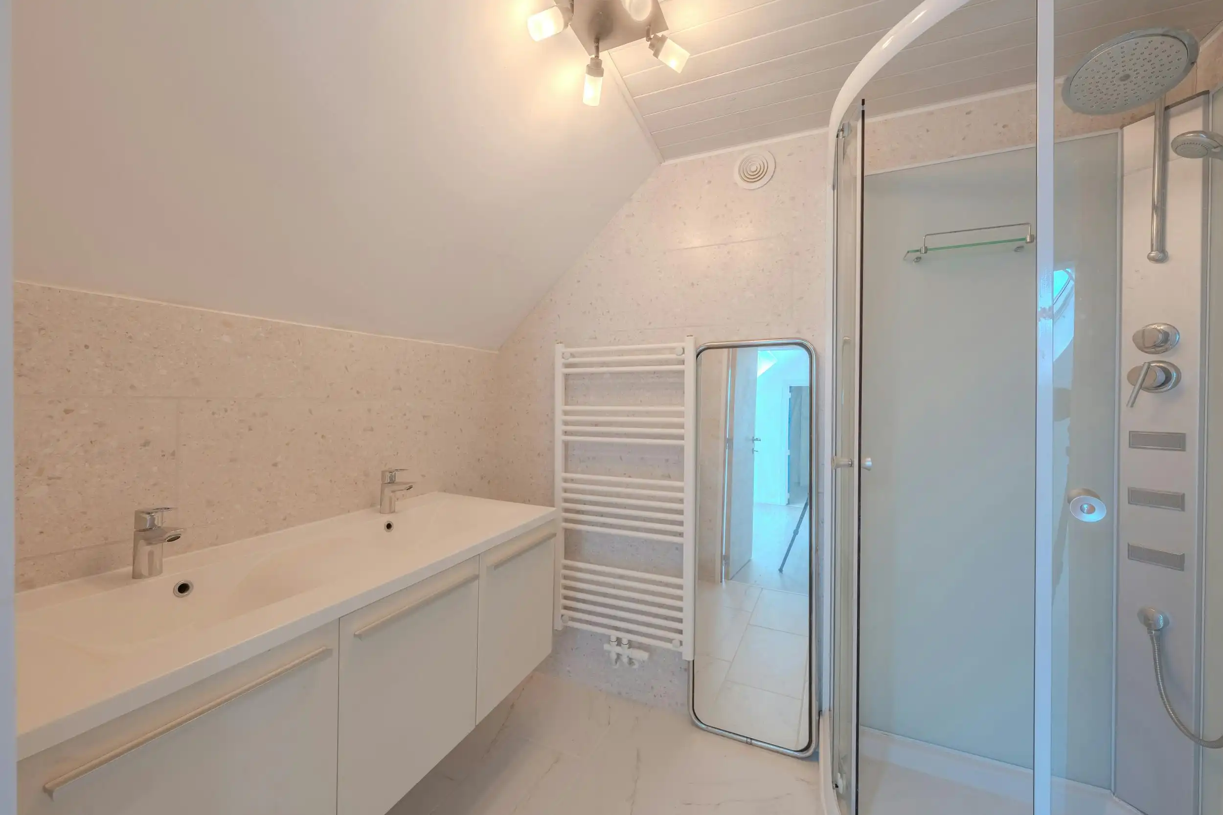 Woning met 6 slaapkamers en wellnessfaciliteiten te Oudenburg  foto 32