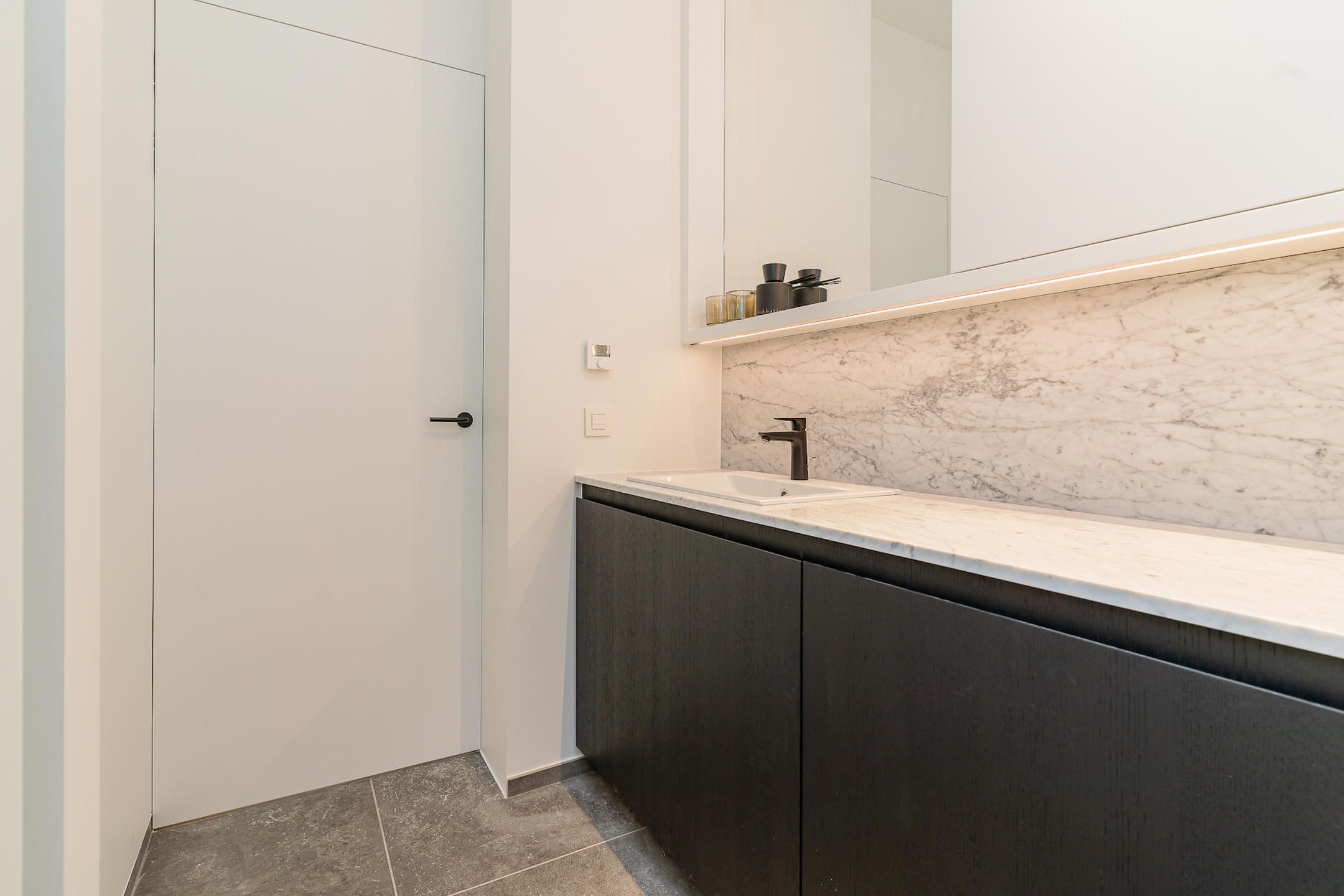 ANTWERPEN - Antwerp Tower  foto 6