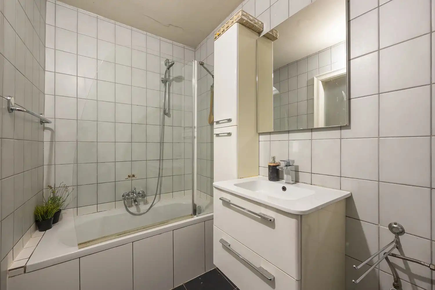 Instapklaar ruim appartement foto 9