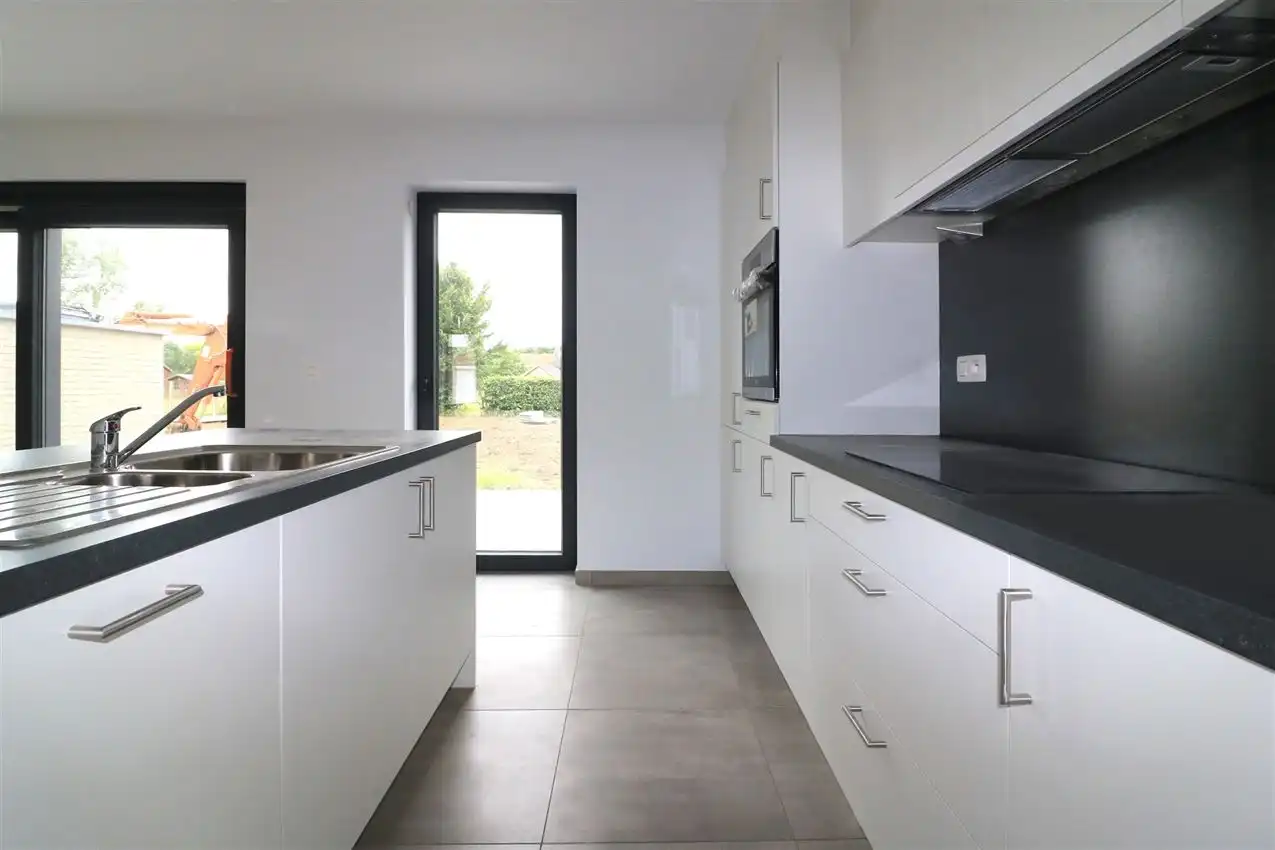 Niewbouwwoning met 3 slpk, tuin, gunstige ligging foto 11