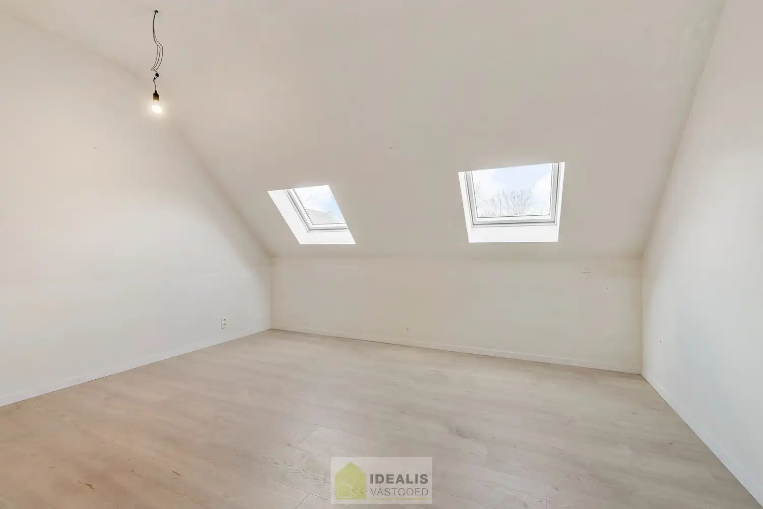 NIEUWBOUW DUPLEX APPARTEMENT MET 2 SLAAPKAMERS, KELDERBERGING EN EEN ONDERGRONDSE AUTOSTANDPLAATS foto 13