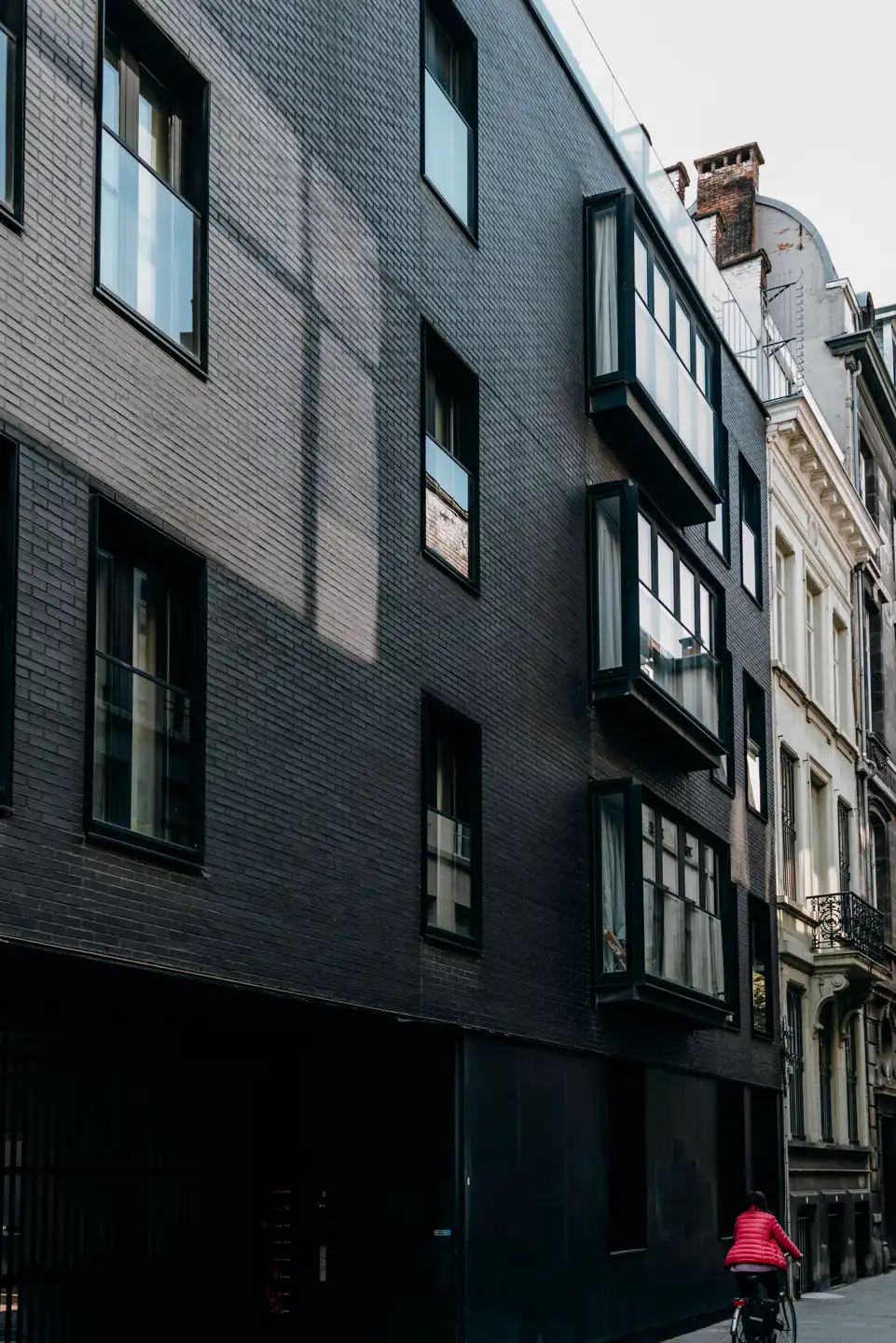 ANTWERPEN - Zonnige loft nabij Theaterplein foto 8