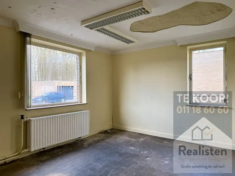 Kantoren op zichtlocatie + ruime parking foto 19