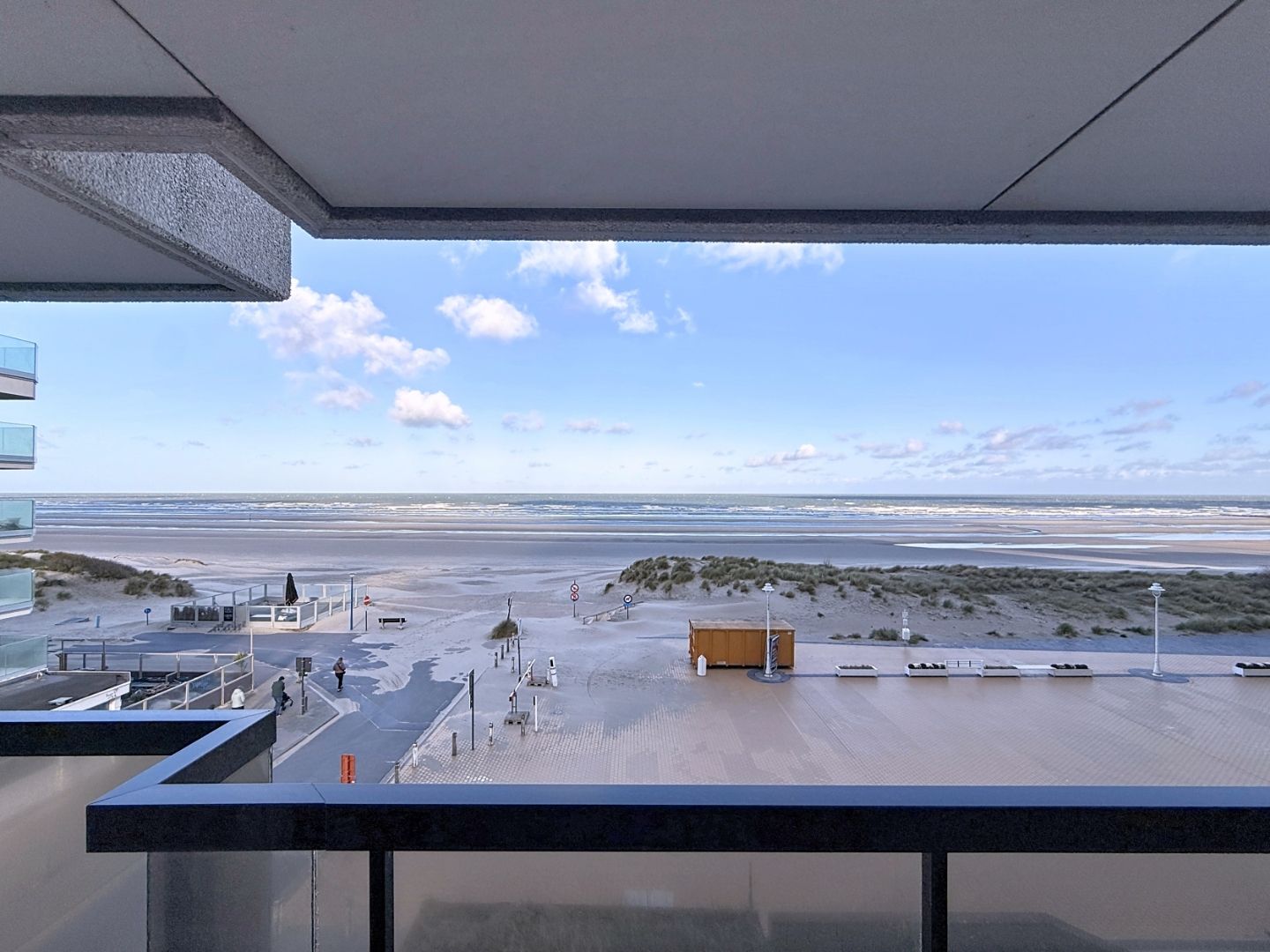 Ruim hoekappartement met zicht op zee foto 15