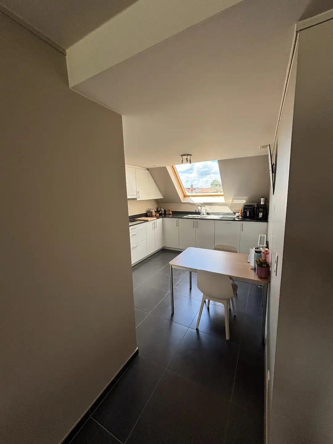 Prachtig appartement met 2 slaapkamers en 2 garages! foto 5